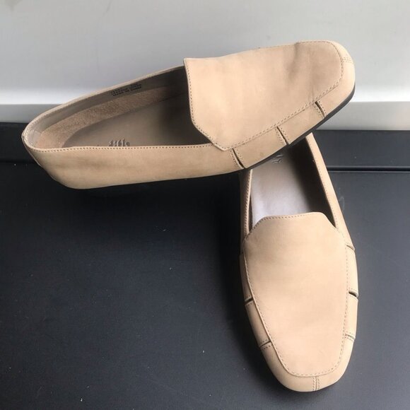 Judith Womens Slip On Loafer Shoes Beige Leather Cut Out 25631 Comfort 7 W - Picture 6 of 7